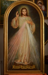 6/ Jezus Miłosierny - szósta kopia obrazu wg. Adolfa Hyły, wym. obrazu w świetle ramy 136 x 68 cm , rok 2019, obraz znajduje się na Węgrzech - Krisztus Király Plébánia - Balatonfüred
